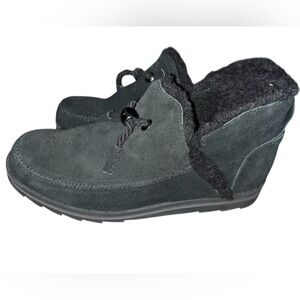 Muk Luks Water-Repellent Suede Slip-On Winter Shoes Size 8 Women’s Ziggy Boots